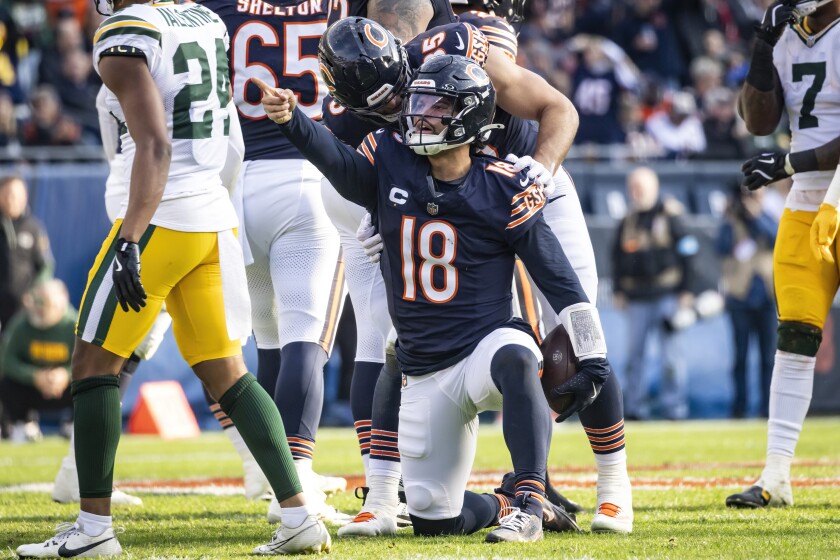 Limo Service to Bears vs Packers at Soldier Field, Transportation Service to Bears vs Packers in Chicago