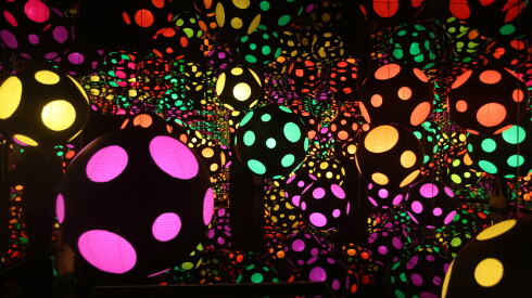 A Yayoi Kusama Infinity Mirror Room