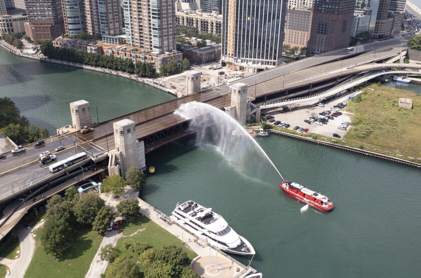 DLSDBRIDGE_260903-06.jpg