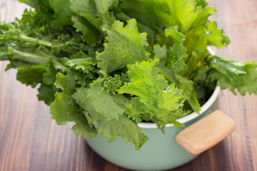 One cup of chopped cooked turnip greens is a good source of non-dairy calcium. | stock.adobe.com