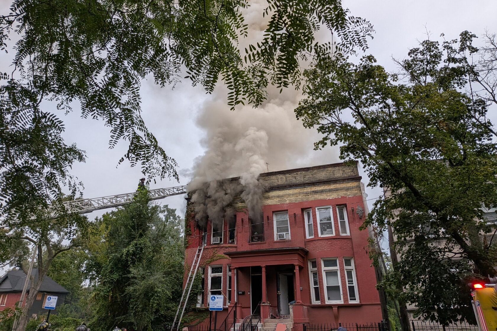 Woman Rescues Man Man killed, 2 women injured in Englewood blaze - Chicago Sun-Times