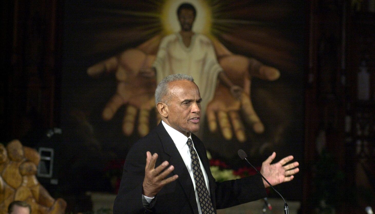 NextImg:Harry Belafonte was ‘a major influence’ on his Chicago friends, they fondly recall