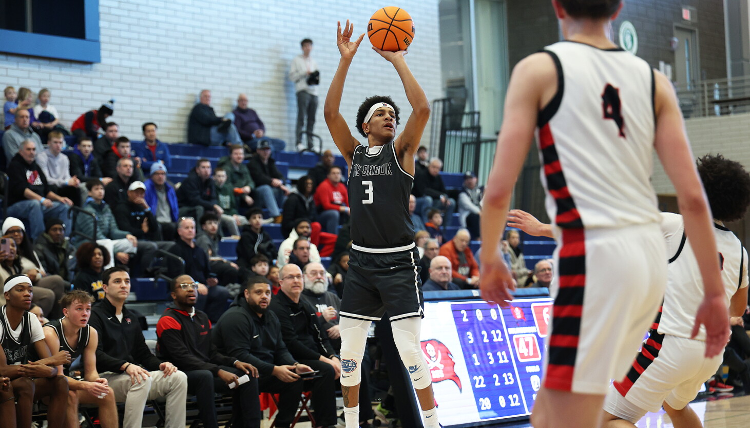 Davion Thompson transfers to Link Academy Davion Thompson transfers to Link Academy