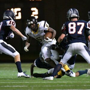 Clark’s Artez Kilgore runs. Worsom Robinson/For the Sun-Times.