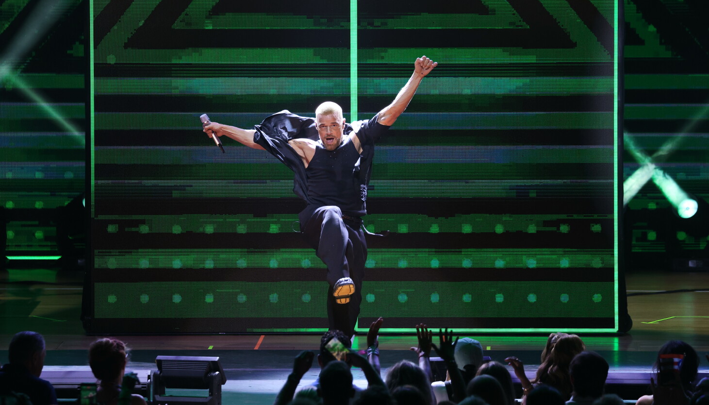 Review: Ricky Martin shows why he’s still the king of Latin pop in Ravinia debut