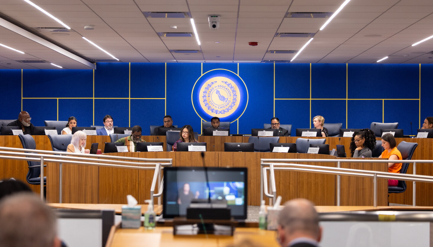 The inside of the Chicago Board of Education chambers