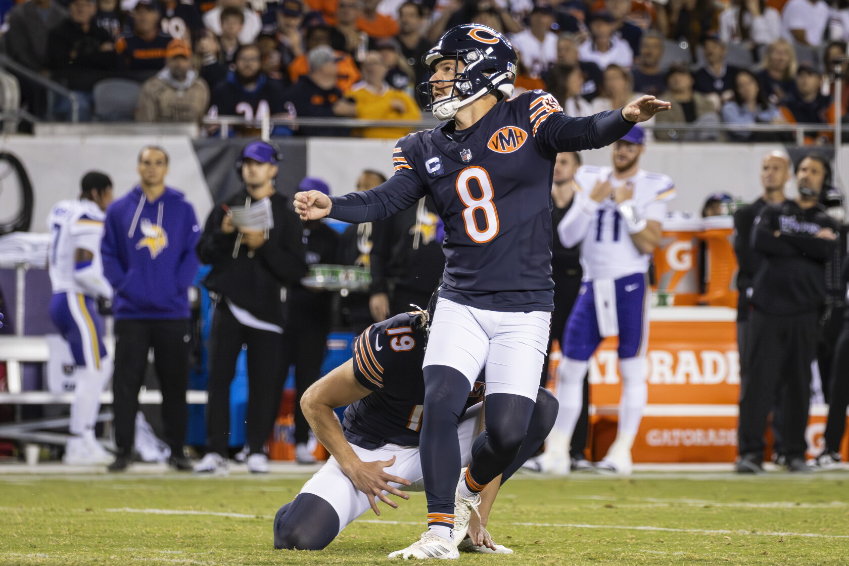 Artistic Cairo-nalysis: A Look At The Bears Kicker's Effectiveness At A Bitter Cold Soldier Field Wallpaper for Mobile Artistic Cairo-nalysis: A Look At The Bears Kicker's Effectiveness At A Bitter Cold Soldier Field Wallpaper for Mobile