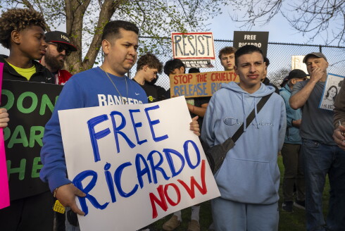 Free Ricardo sign