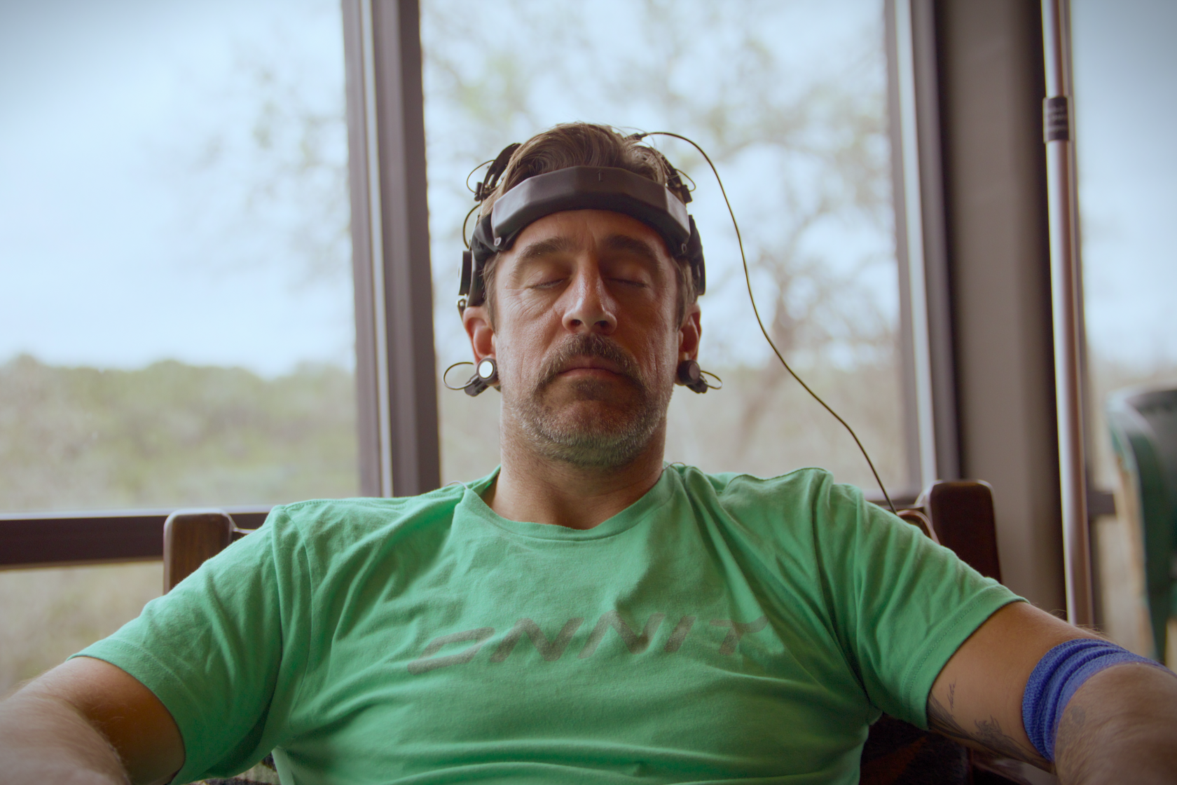 'Aaron Rodgers: Enigma' review: Netflix doc presents the QB in all his ...
