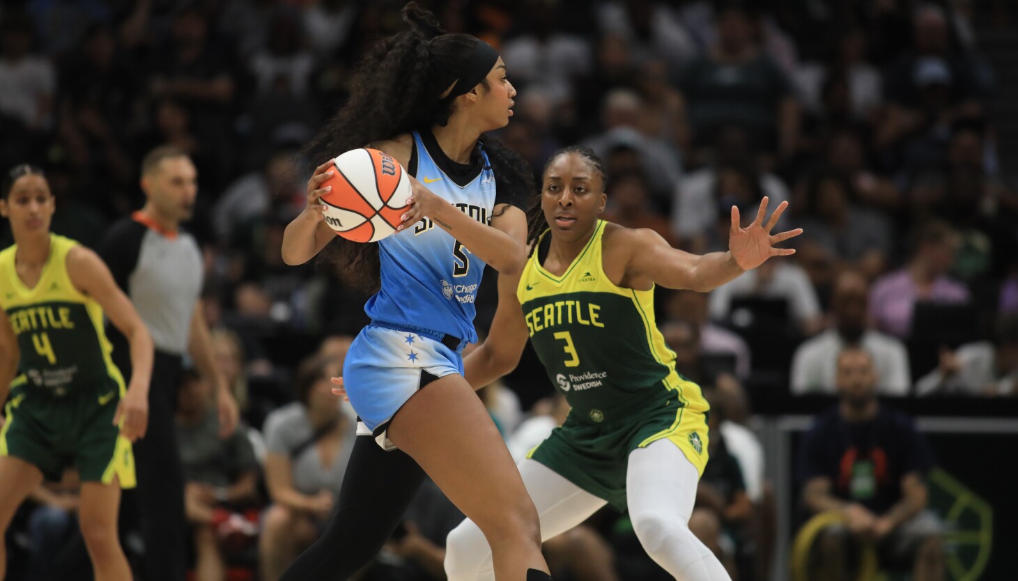 Angel Reese’s 13th consecutive double-double sets WNBA record Angel Reese’s 13th consecutive double-double sets WNBA record
