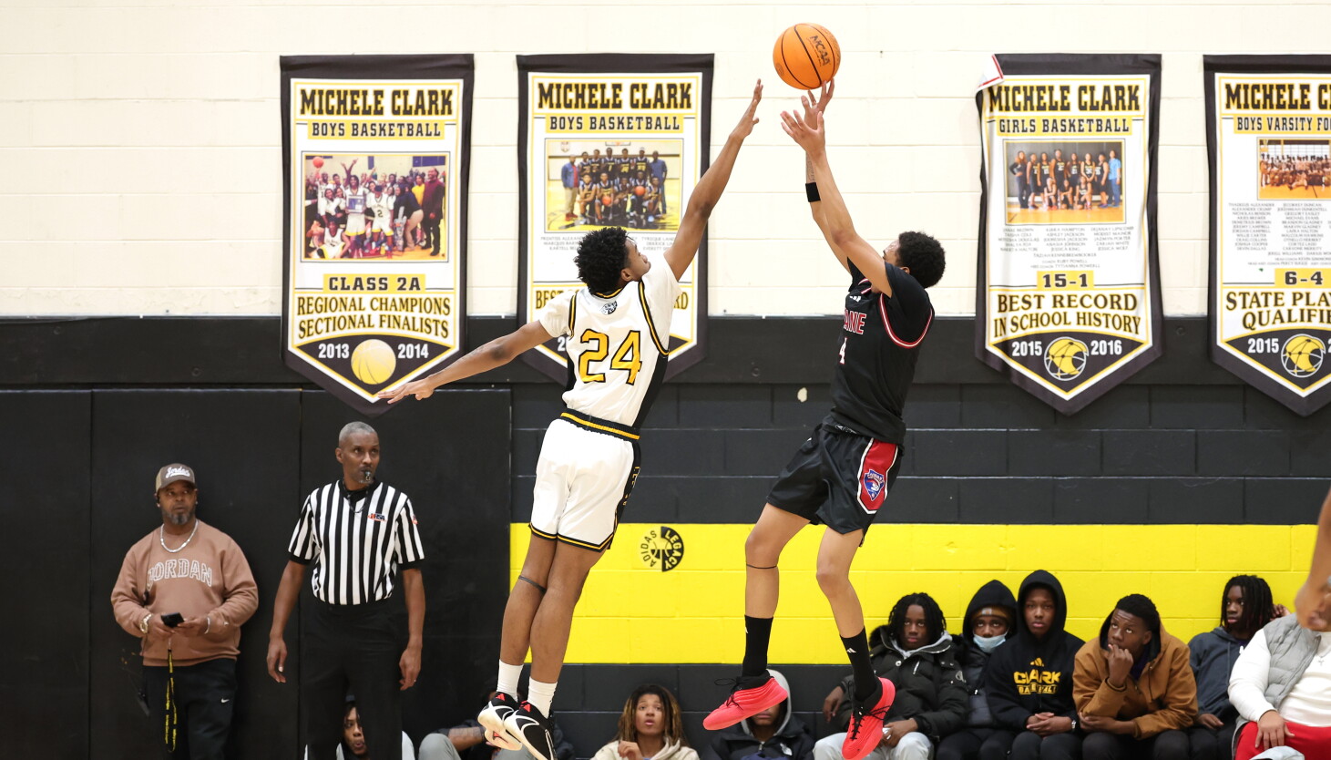 Chicago Illinois high school basketball scores Chicago SunTimes