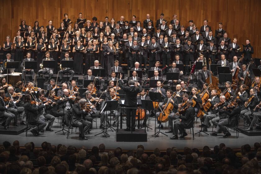 Riccardo Muti conducts the Vienna Philharmonic, the Concert Association of the Vienna State Opera Choir, Rosa Feola (soprano), Alisa Kolosova (contralto), Dmitry Korchak (tenor) and Ildar Abdrazakov (bass) in Beethoven’s Missa solemnis at the the August 2021 Salzburg Festival. © SF / Marco Borrelli
