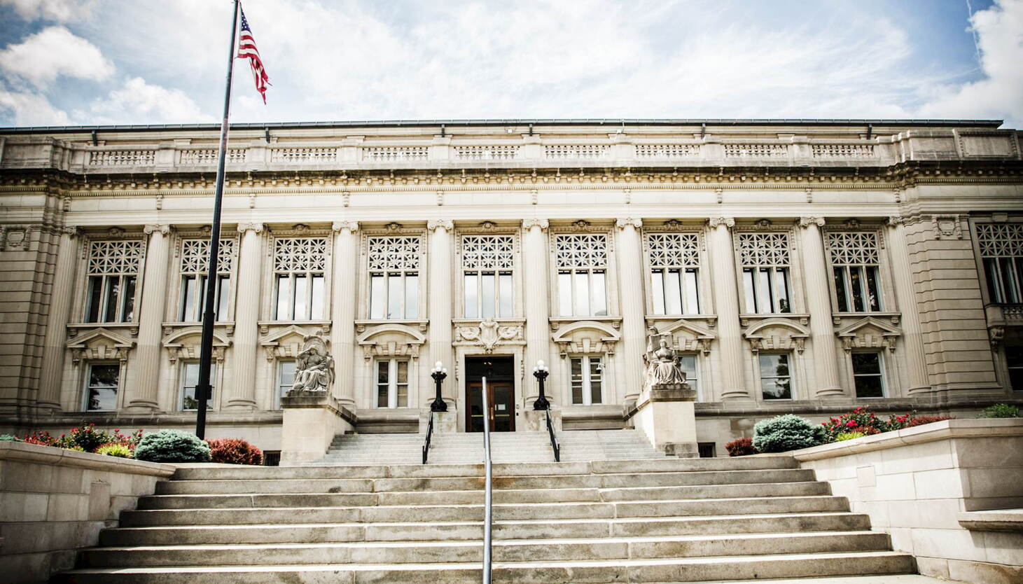 Coverage image for: Illinois Supreme Court hears arguments in fight over Chicago police disciplinary process