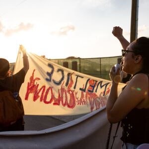 A crowd of a couple hundred march through Pilsen on June 29, 2018, demanding families be reunited and ICE be abolished. I Maria de la Guardia/Sun-Times