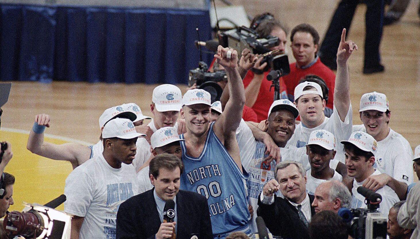NextImg:Eric Montross, a former UNC and NBA big man, dies at 52