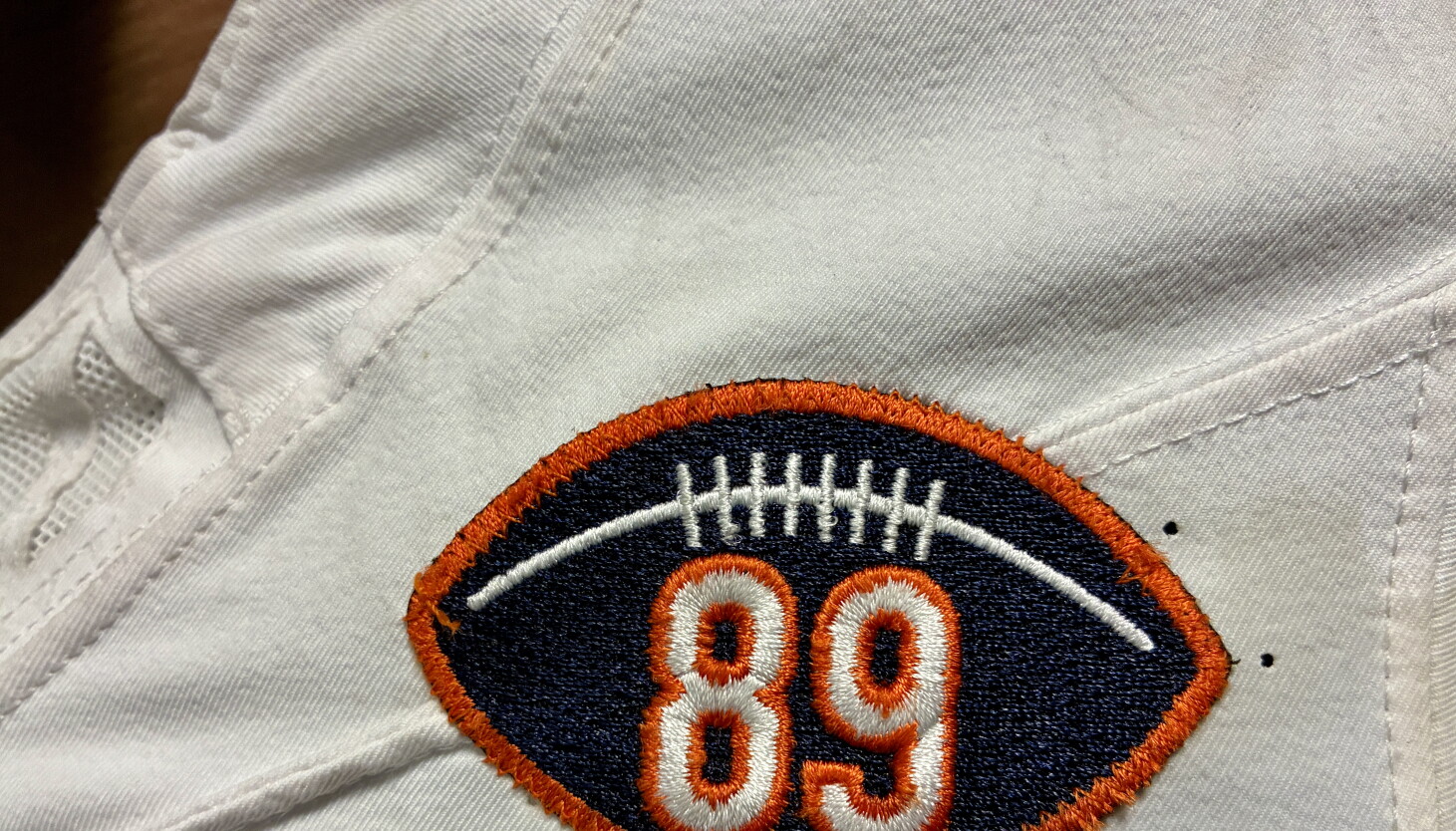Bears add Mike Ditka patch, pay tribute on what would have been his birthday