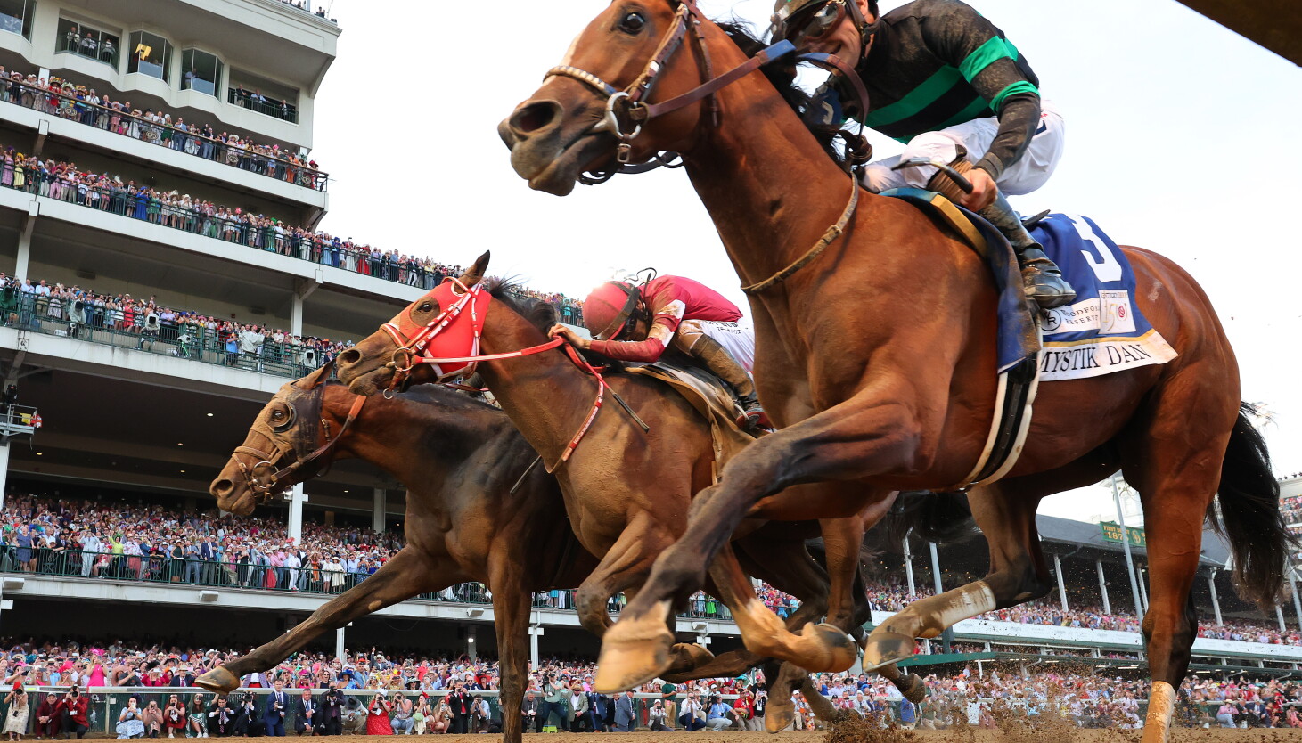 Handicapper quickly learns beverage of choice during long-awaited trip to Churchill Downs