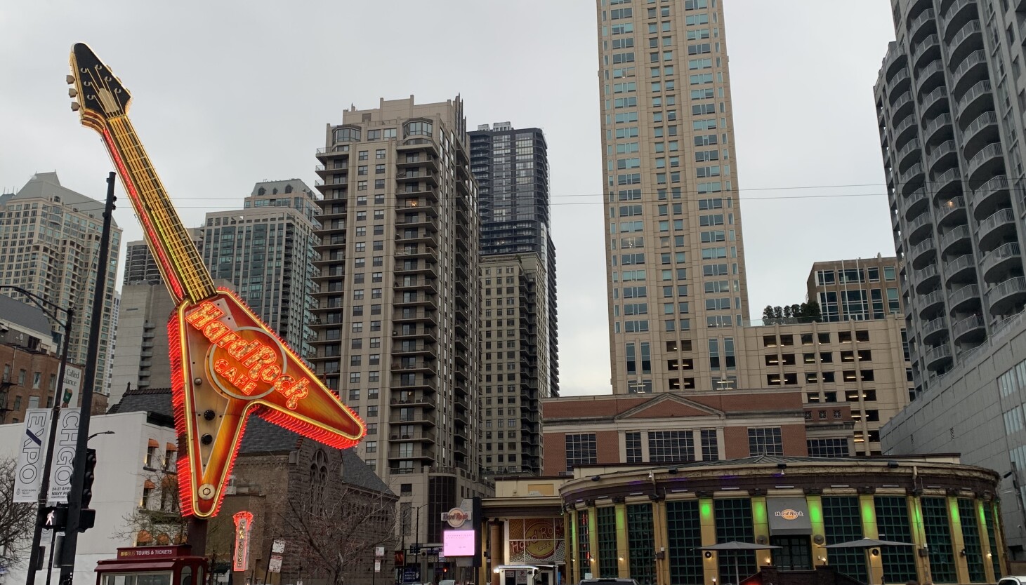 Hard Rock Cafe closes its doors after nearly 40 years in River North ...
