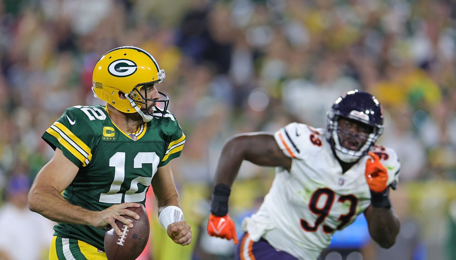 NextImg:Bears DL rips Packers fans: ‘Half of ’em don’t even know football’