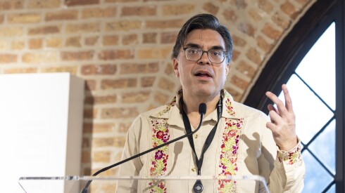 José Ochoa, president and CEO of the National Museum of Mexican Art, speaks during a training with cultural community organizations the National Museum of Puerto Rican Arts and Culture on Friday.
