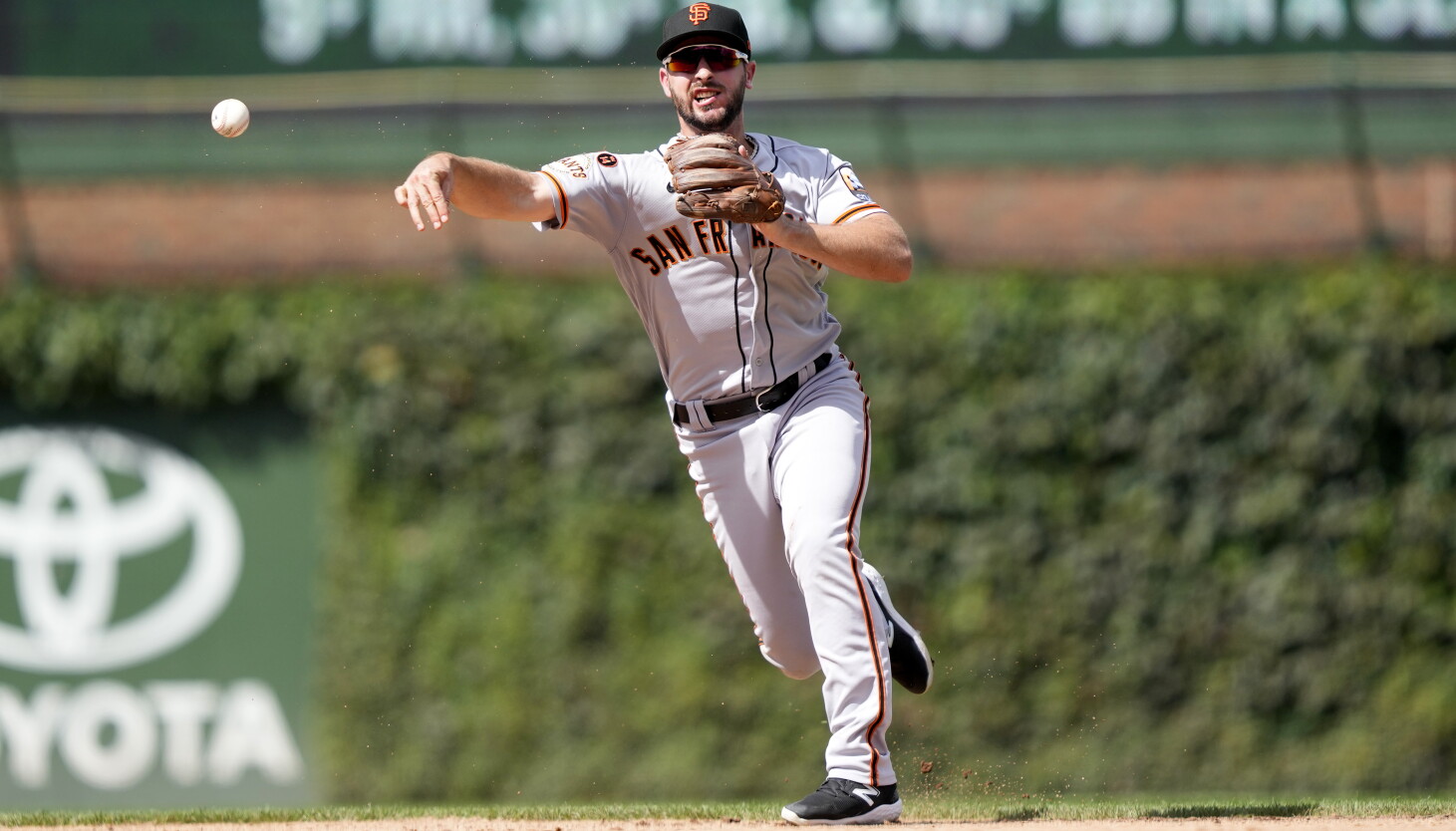 White Sox infielders coach likes new "surehanded" middle IF tandem - Vimarsana News