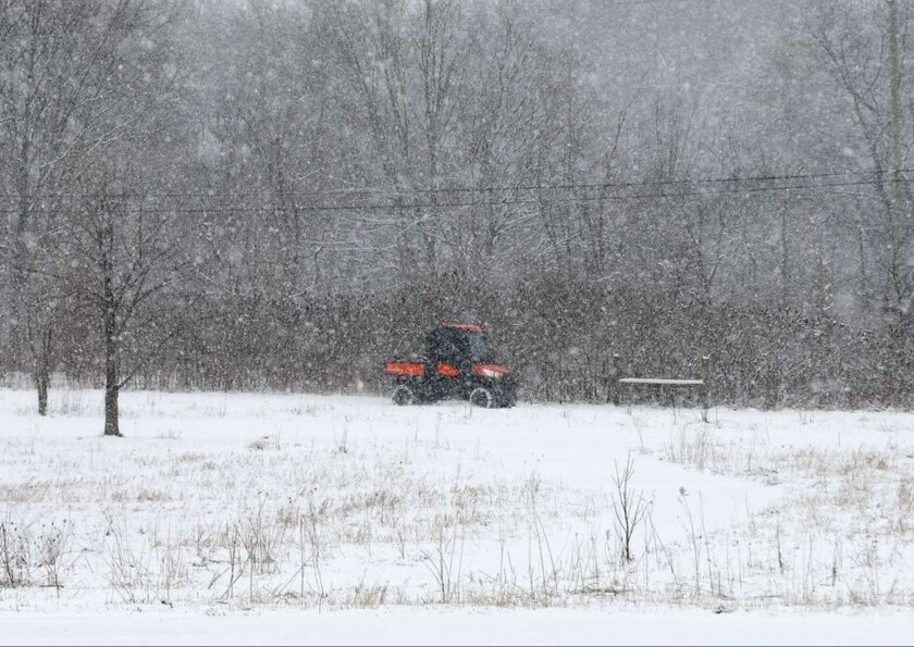 ‘Banded’ snowstorm brings dusting in Chicago, heavier snow up north ...