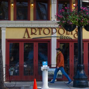 Halsted Street near Artopolis in Greektown. | Tyler LaRiviere/Sun-Times