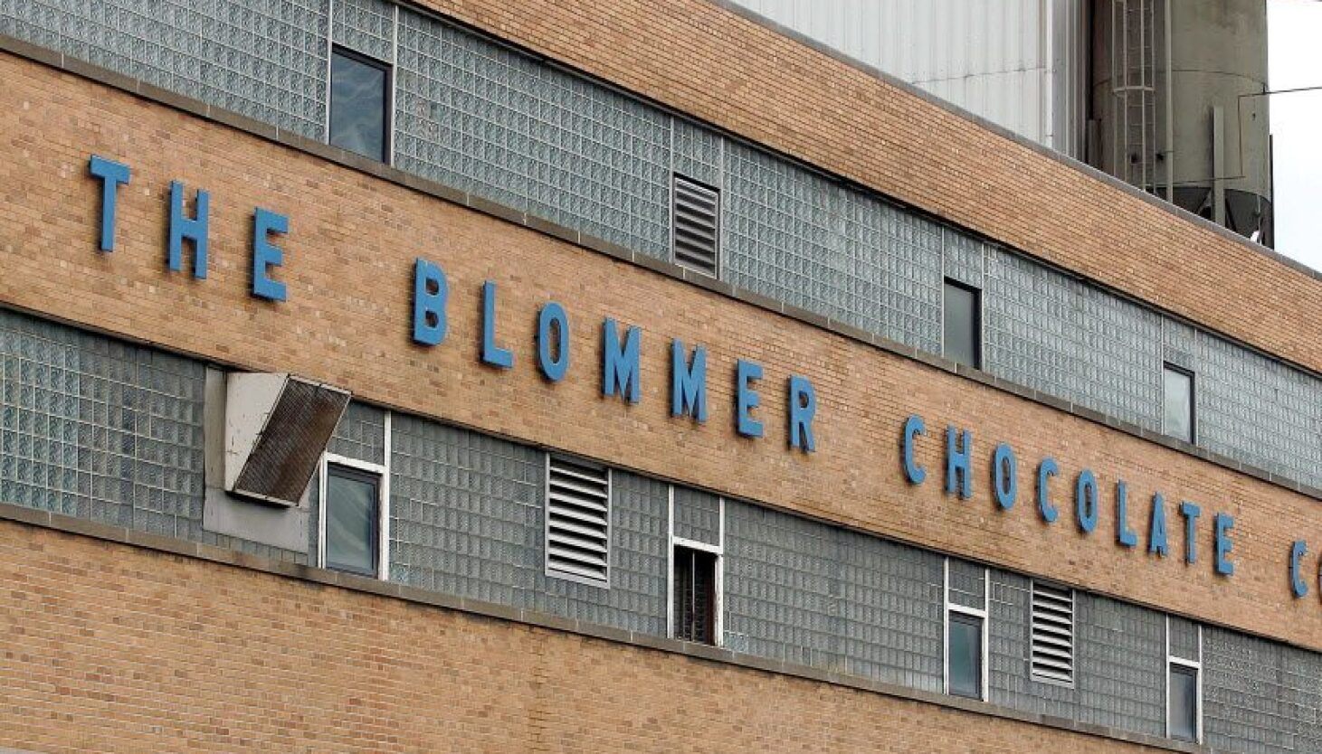 Bloomer's Chocolate Company fecha fábrica em Chicago