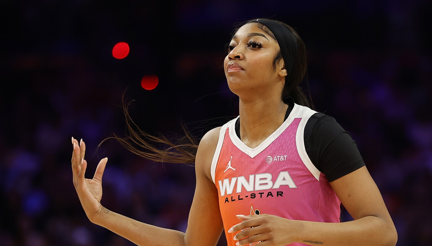 Angel Reese tries recruiting Gabby Williams back to the Sky Angel Reese tries recruiting Gabby Williams back to the Sky