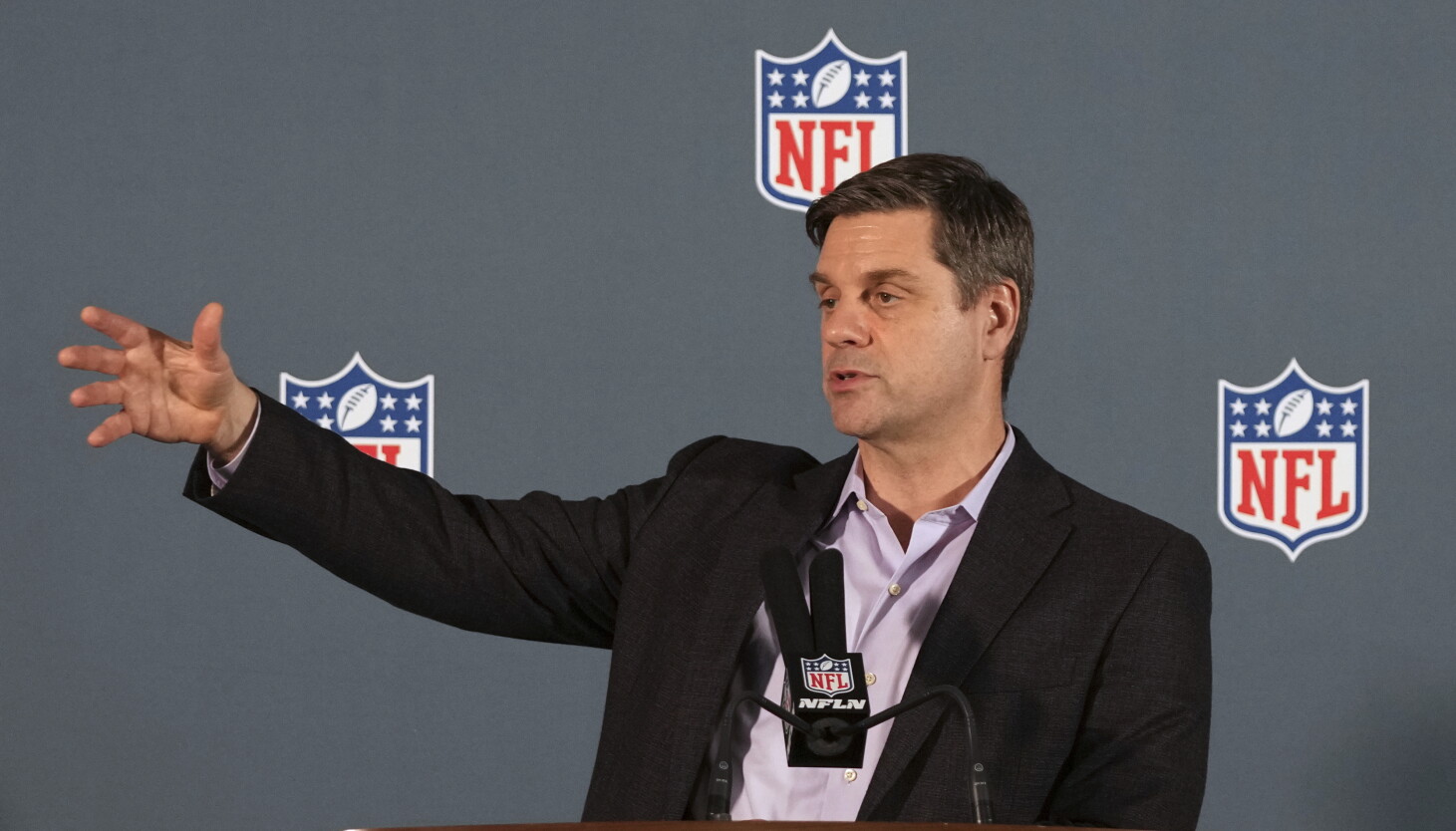 PGA Tour hires NFL executive Brian Rolapp as CEO PGA Tour hires NFL executive Brian Rolapp as CEO