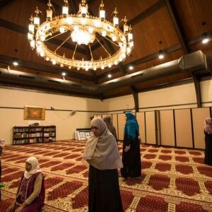 Evelyn Piña attended an Iftar meal a mosque in Naperville, IL on June 3, 2018. She was there to support her mother, a Mexican woman who converted to Islam. I Maria de la Guardia/Sun-Times