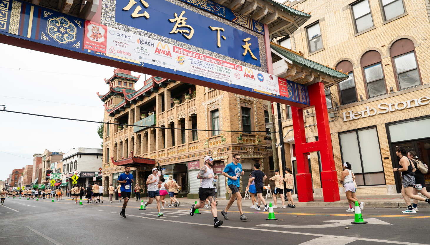 Runners turn out for Chinatown 5K after days of poor air quality